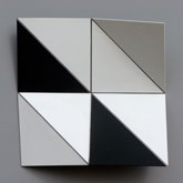 Partition du carré 3 - 1993<br><span>Peinture à l'huile sur tôle en acier pliée vernis sur métal, 50 x 50 cm</span>