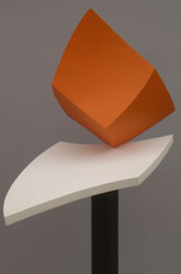 Flamboyant - 1999<br><span>Acrylique sur bois; socle en métal,
hauteur sur socle: 144 cm,<br>envergure ombre blanche: 69,5 cm</span>