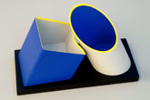 Connivence - 2006<br><span>Acrylique sur matière plastique et bois, 14,5 x 33 x 18 cm</span>