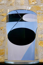 Ech'eau - série 1/8 - 2011<br><span>Épreuve numérique plastifiée immergée dans un cylindre de verre,<br>épreuve: 27 x 12 cm, Vase: 28 cm de hauteur - 18 cm de diamètre</span>