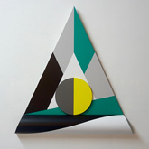 Triangle 2 - 2018<br><span>Acrylique sur matière plastique, 65 x 60 x 6,5 cm</span>